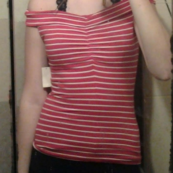 Off the shoulder top - Picture 2 of 4